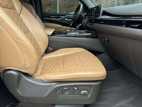 Used 2021 Cadillac Escalade Sport w/ Driver Assist Tech Package image 15