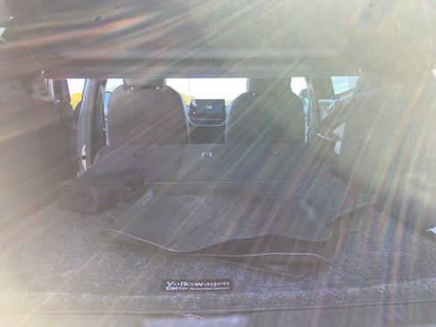 Used 2023 Volkswagen ID.4 Pro image 8