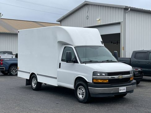 Used 2021 Chevrolet Express 3500 w/ Power Convenience Package RWD image 36