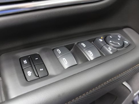 Used 2024 GMC Yukon XL AT4 w/ AT4 Premium Plus Package AWD/4WD image 78