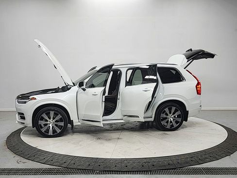 Used 2024 Volvo XC90 B5 Plus w/ Protection Package Premier image 12