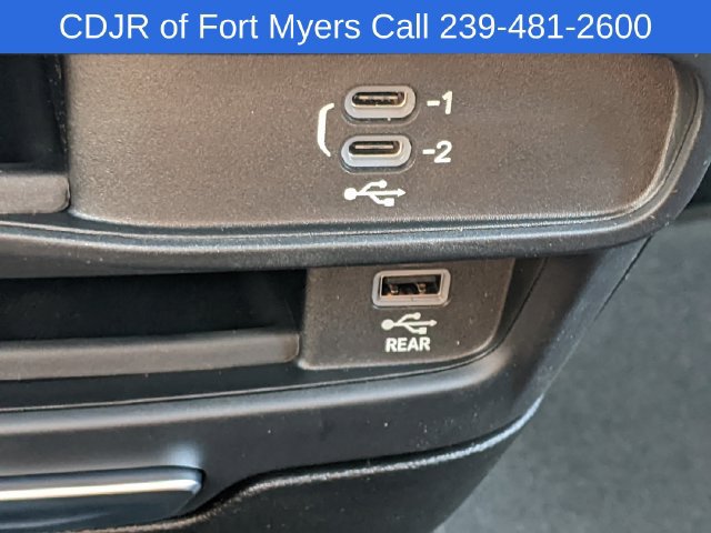 New 2026 Chrysler Pacifica Select FWD image 26