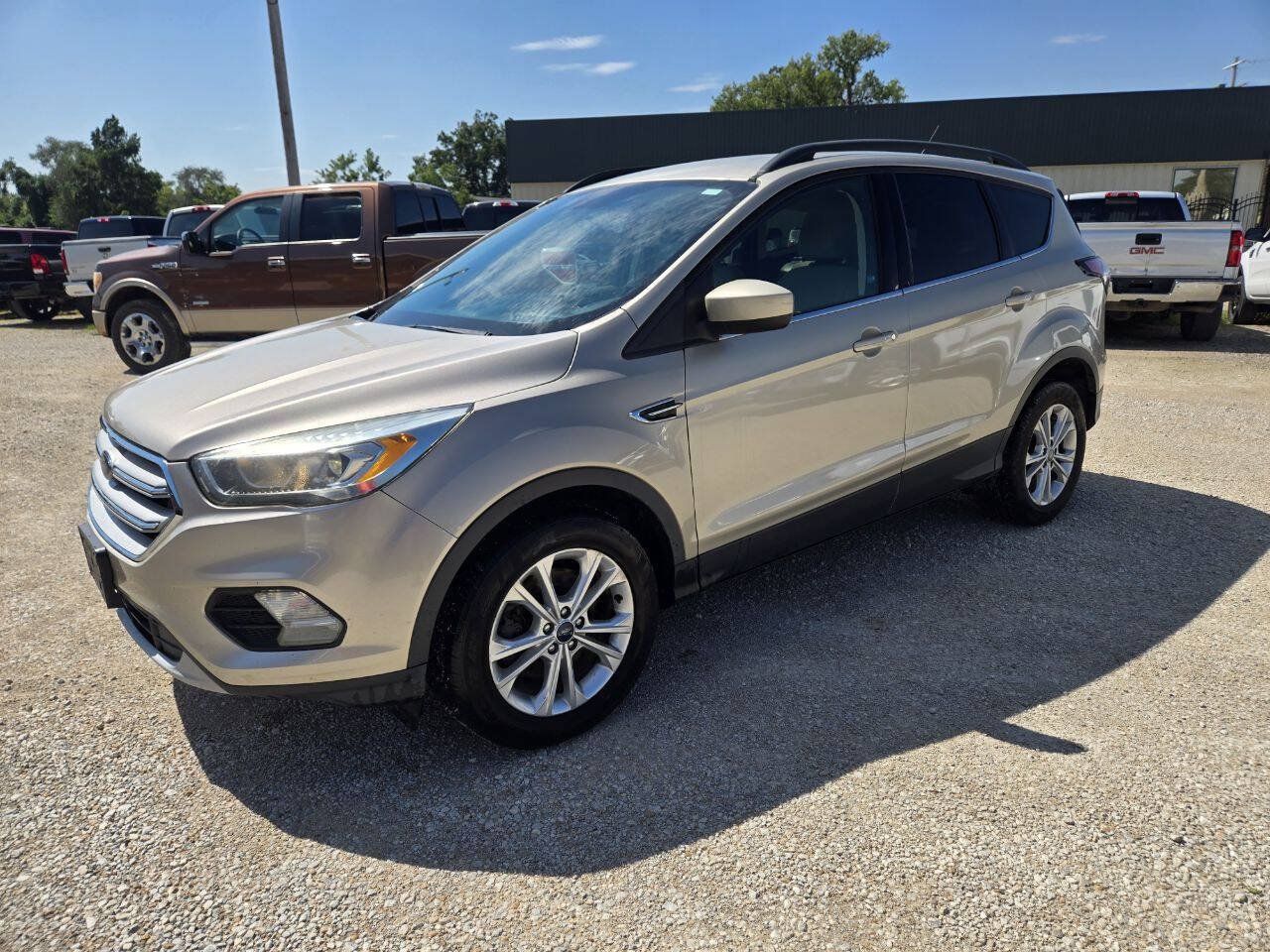 Used 2017 Ford Escape SE w/ Equipment Group 201A AWD/4WD image 4