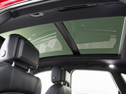 Certified 2025 Porsche Macan image 18