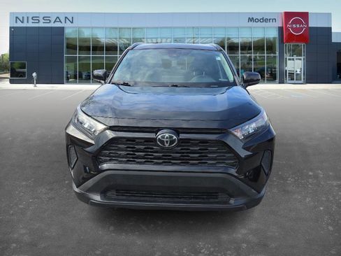 Used 2020 Toyota RAV4 LE image 2