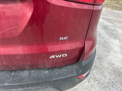 Used 2021 Ford EcoSport SE image 9