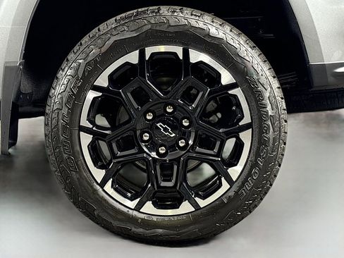 Used 2026 Chevrolet Colorado Z71 w/ Technology Package AWD/4WD image 34