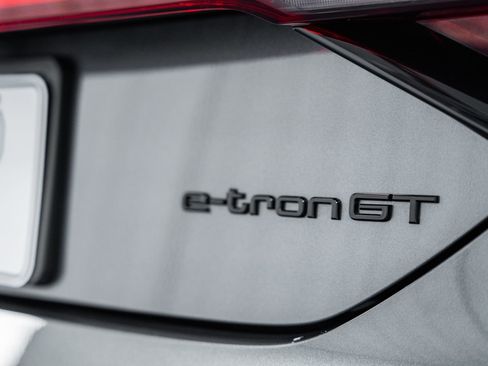 Used 2022 Audi RS e-tron GT w/ Carbon Performance Package image 18