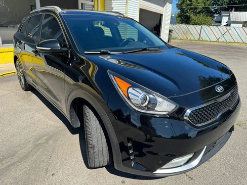Used 2019 Kia Niro Touring FWD image 12