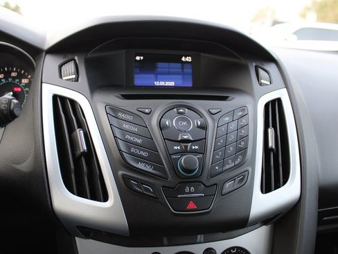 Used 2014 Ford Focus SE image 22