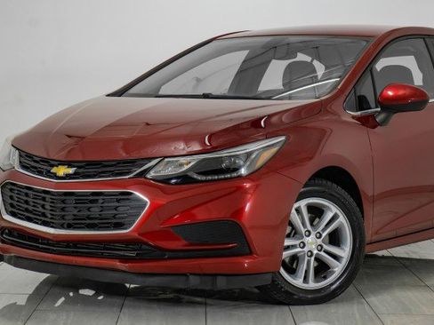 Used 2017 Chevrolet Cruze LT w/ Convenience Package image 54