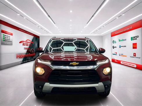 Used 2022 Chevrolet TrailBlazer LT w/ Convenience Package FWD image 2