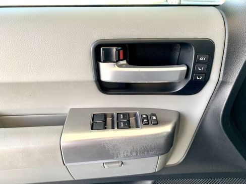 Used 2019 Toyota Sequoia Limited w/ Safety & Convenience Package image 12