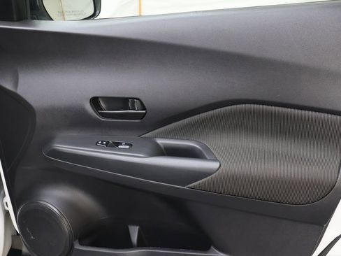 Used 2019 Nissan Kicks S image 12