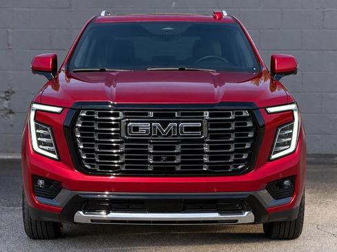 Used 2025 GMC Yukon XL Denali Ultimate AWD/4WD image 3