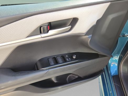 Used 2025 Toyota Camry SE FWD image 27