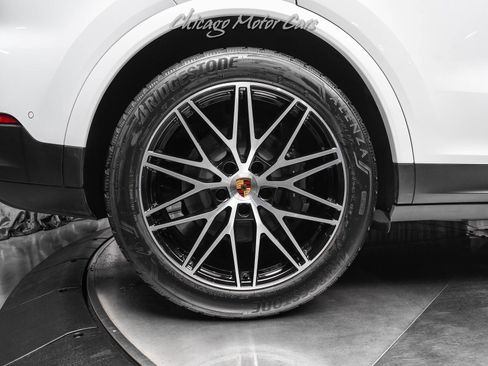 Used 2025 Porsche Cayenne image 49