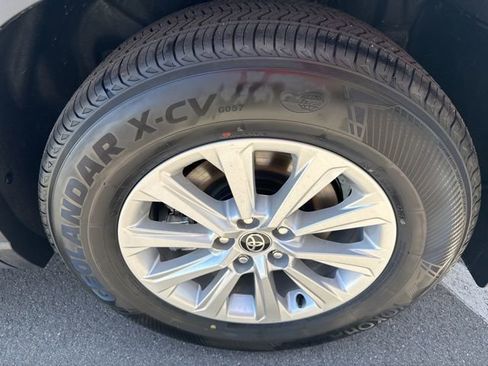 Certified 2026 Toyota Grand Highlander XLE FWD image 15