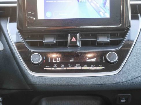 Certified 2025 Toyota Corolla LE FWD image 15