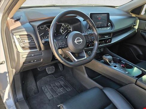 Used 2023 Nissan Rogue SV w/ SV Premium B Package image 10