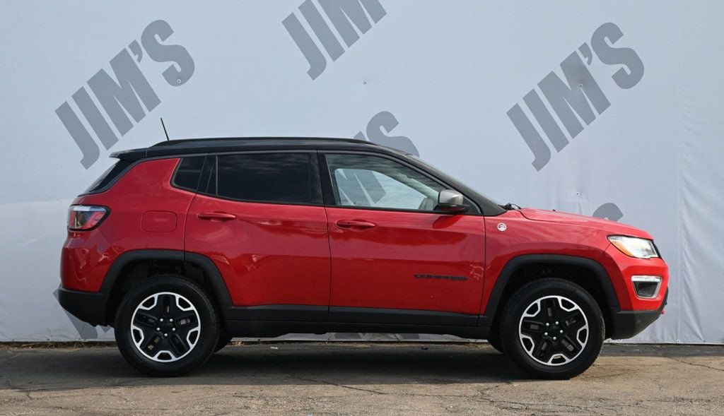 Used 2017 Jeep Compass Trailhawk w/ Leather Interior Group AWD/4WD image 4