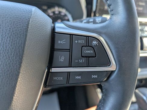 Used 2020 Toyota Highlander Limited image 20