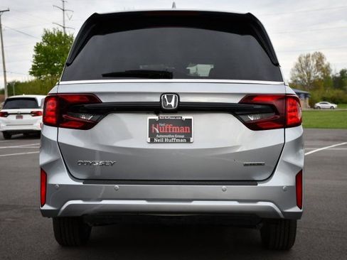 New 2026 Honda Odyssey Touring image 6