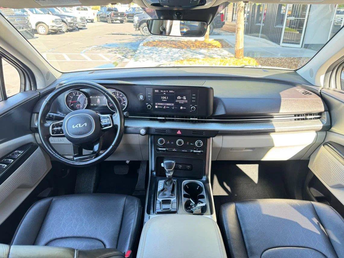 Used 2022 Kia Carnival LX FWD image 13