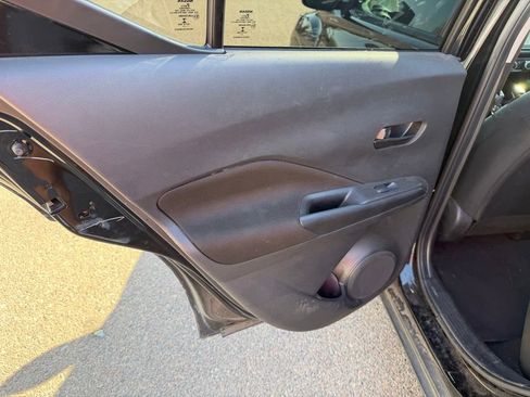 Used 2022 Nissan Kicks S FWD image 10
