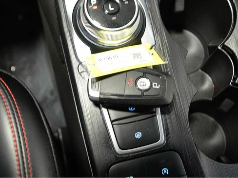 Used 2025 Ford Escape ST-Line AWD/4WD image 17