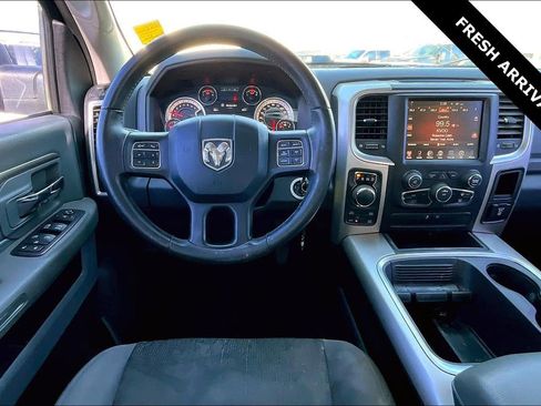 Used 2016 RAM 1500 Big Horn w/ Luxury Group image 9