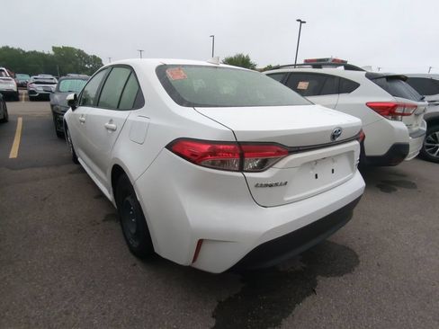 Used 2025 Toyota Corolla LE FWD image 4