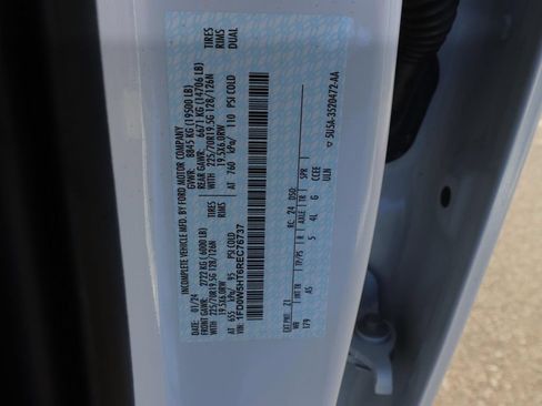 Used 2024 Ford F550 4x4 Crew Cab Super Duty image 22