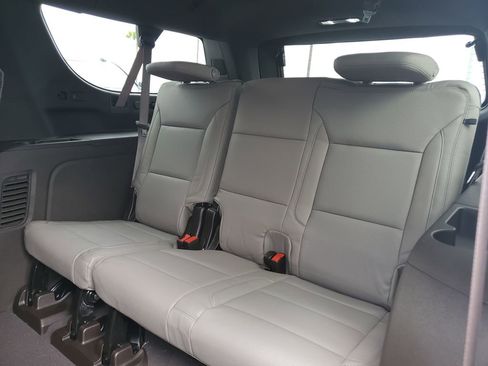 New 2026 Chevrolet Suburban LS RWD image 15