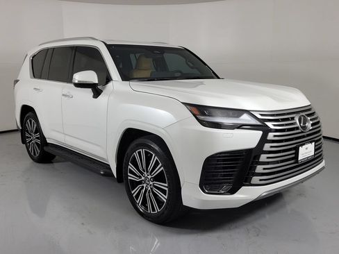 Used 2025 Lexus LX 600 4WD w/ Accessory Package (Z1) image 1