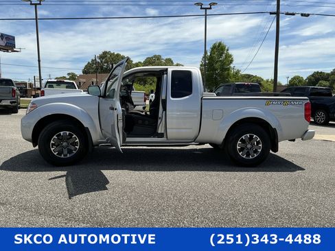 Used 2019 Nissan Frontier Desert Runner image 31