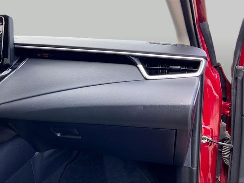 Used 2022 Toyota Corolla LE FWD image 18