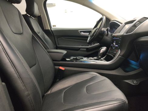 Used 2015 Ford Edge Titanium w/ Technology Package FWD image 21