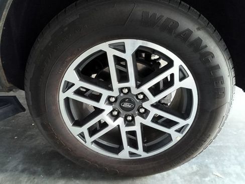 Used 2025 Ford Expedition Active RWD image 20