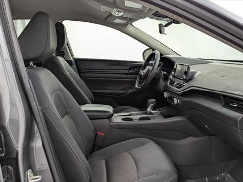 Used 2024 Nissan Altima 2.5 S FWD image 19