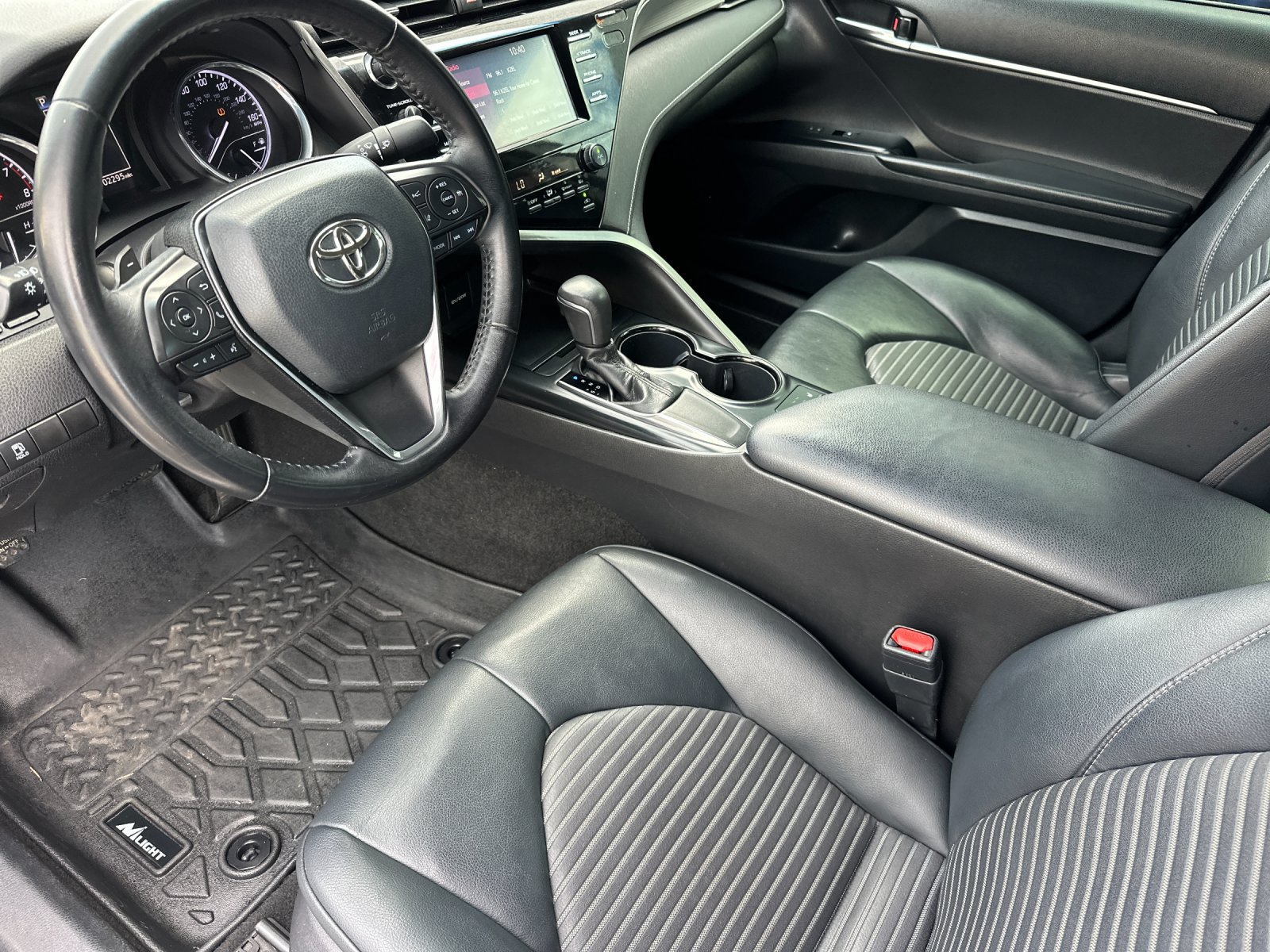Used 2019 Toyota Camry SE FWD image 10