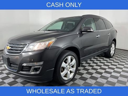 Used 2017 Chevrolet Traverse LT w/ Style and Technology Package image 4