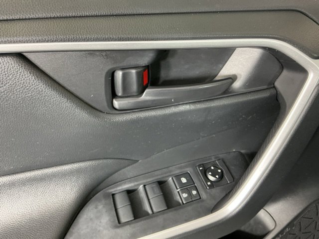 Used 2019 Toyota RAV4 LE w/ All Weather Liner Package AWD/4WD image 13