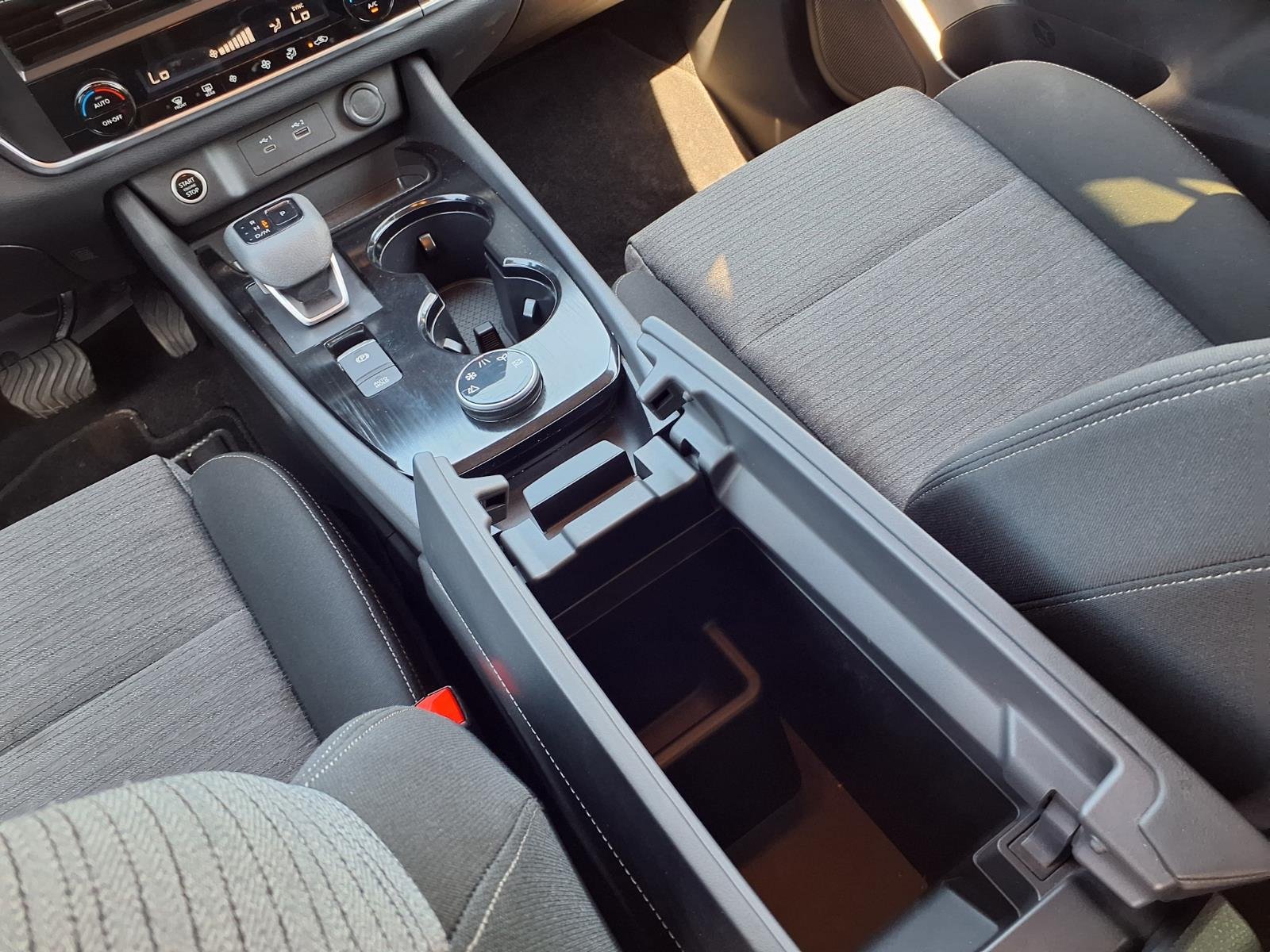 Used 2023 Nissan Rogue SV AWD/4WD image 9