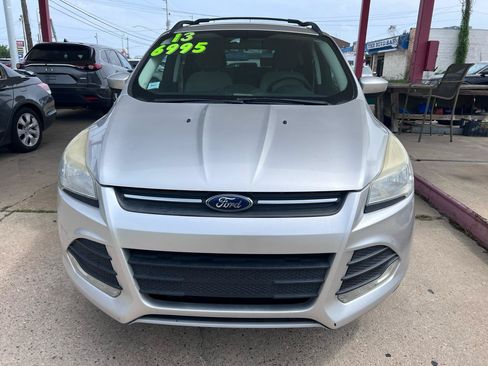 Used 2013 Ford Escape SE FWD image 2