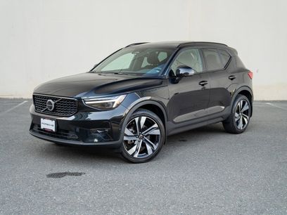 Used 2023 Volvo XC40 B5 Ultimate w/ Protection Package Premier