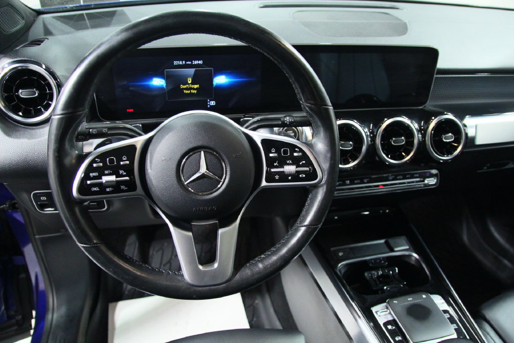 Used 2020 Mercedes-Benz GLB 250 4MATIC image 17
