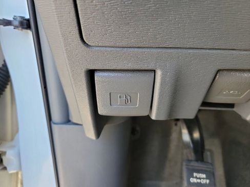 Used 2016 Toyota Sienna XLE w/ XLE Navigation Package image 29