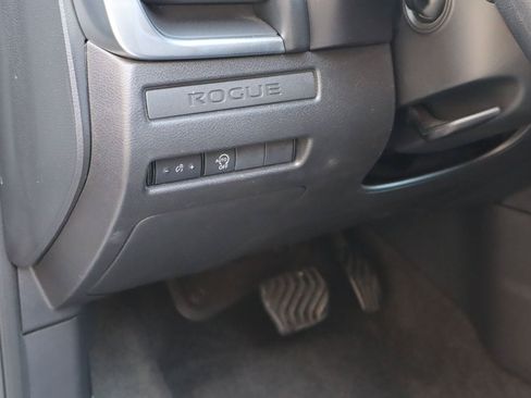 Used 2024 Nissan Rogue S FWD image 22