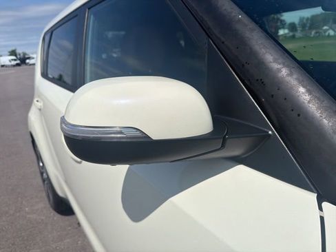 Used 2016 Kia Soul ! w/ Umber Package 1 FWD image 5